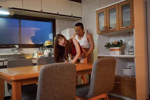 Con gái bị ông xã mới của mẹ phang mỗi ngày, cho dù đã có người yêu